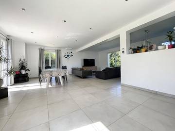 Gîte pour 6 personnes, avec jardin, animaux acceptés à Bréançon