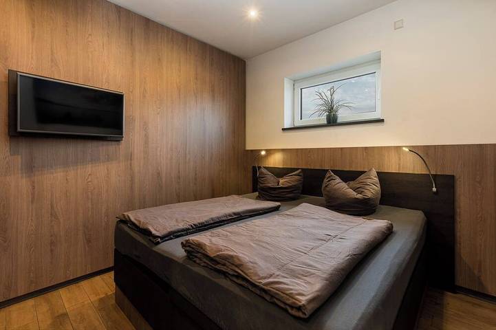 Traumhaus/Privatstrand 100m², Sauna,Kamin,Klimaanlage,Terrasse,Garten,Grill,Boot in Löbnitz, Nordsachsen