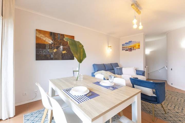 Gîte pour 5 personnes, avec Vue sur l’océan et Jardin dans Darque - 2