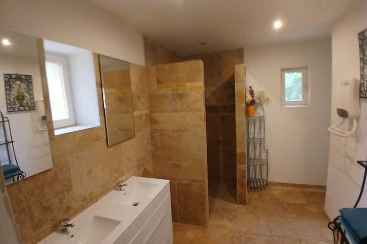 Location de vacances pour 10 personnes, avec piscine, animaux acceptés à Sainte-Nathalène - 4