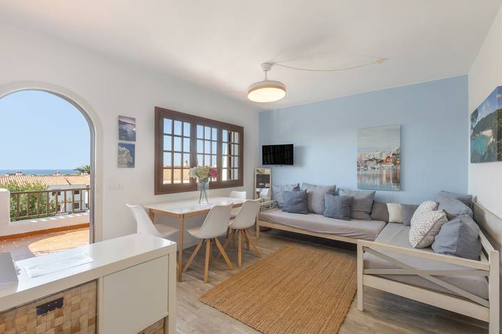 Ihr Rückzugsort in Son Bou, Menorca – Modernes Apartment mit Meerblick in Sant Jaume, Alaior Gemeinde