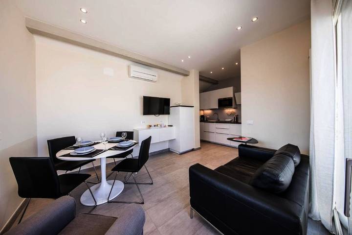 Gîte pour 2 personnes, avec vue ainsi que vue sur le lac et balcon à Sirmione - 2