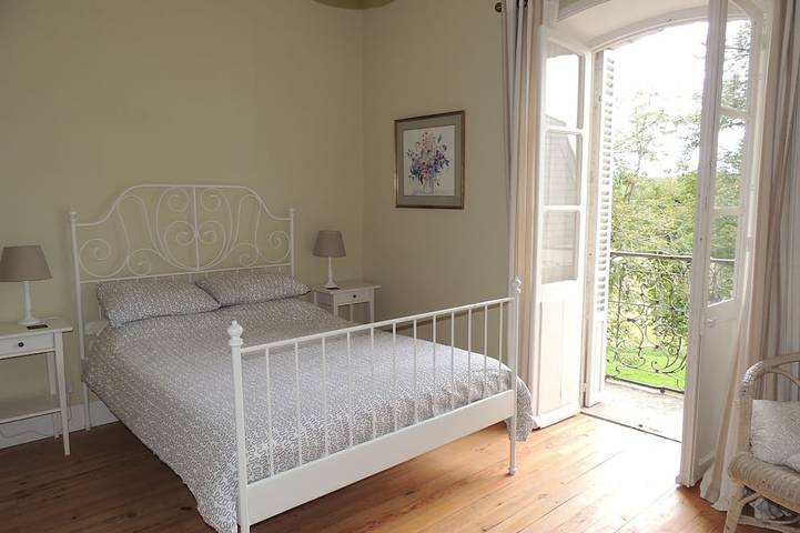 Location de vacances pour 5 personnes, avec balcon et jardin à Perpezac-le-Blanc - 2