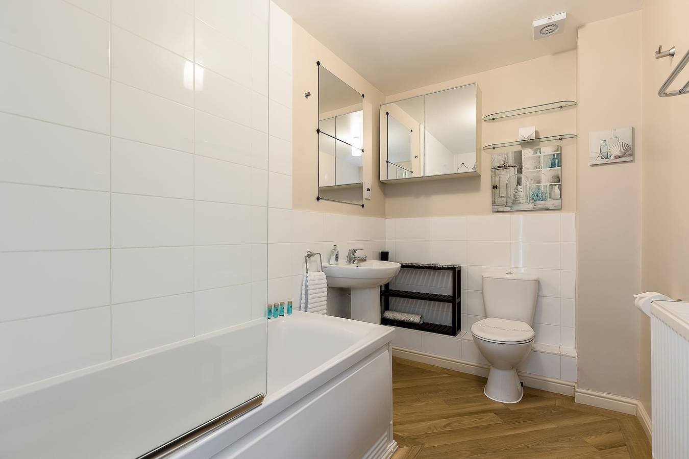 Entire apartment, Bay Retreat - Moments from Hamworthy Park in Poole, Poole Harbour