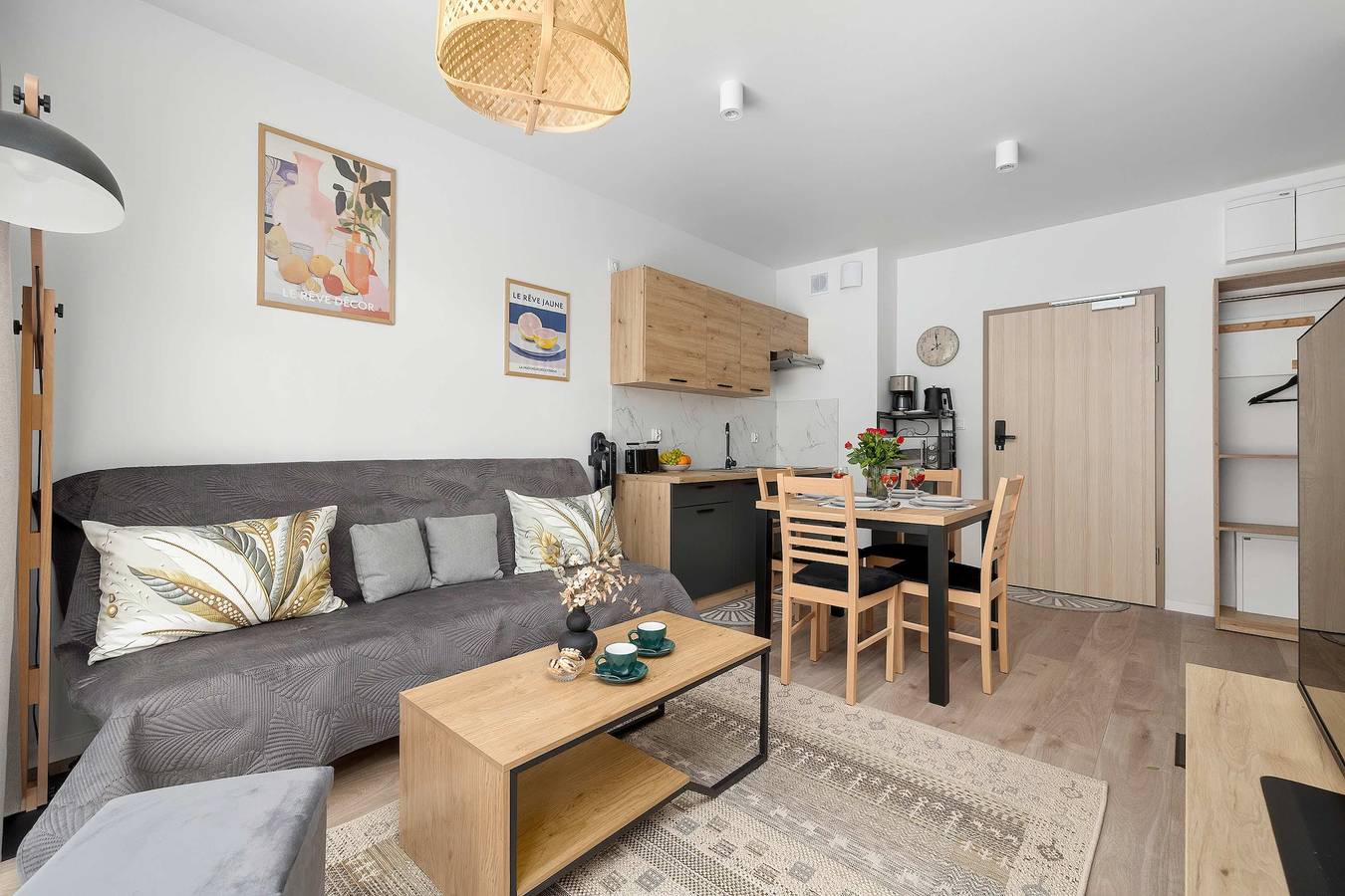 Ganze Wohnung, Cozy Apartment Near the Beach | Parking | Terrace in Międzywodzie, Baltic Sea Pomerania