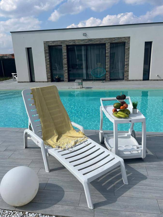 Gîte pour 2 personnes, avec piscine et jardin à Bressols - 4