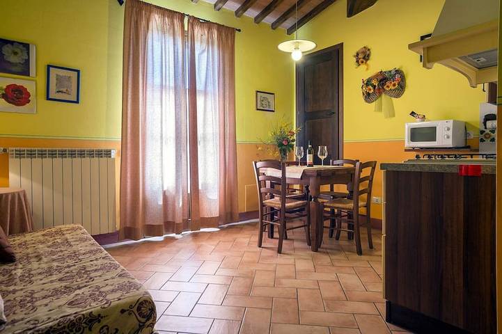 Agriturismo per 4 persone, con piscina in San Gimignano