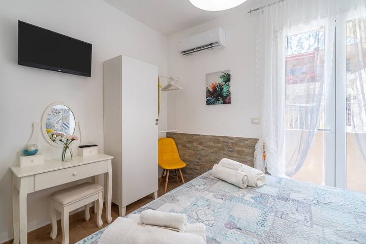 Appartement entier, Appartement 'Almàsalo Re Di Coppe' avec terrasse privée, Wi-Fi et climatisation in Lido di Noto, Région de Noto