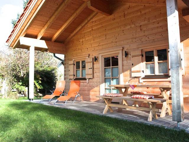 Ferienhaus für 4 Personen, mit Terrasse und Garten sowie Sauna