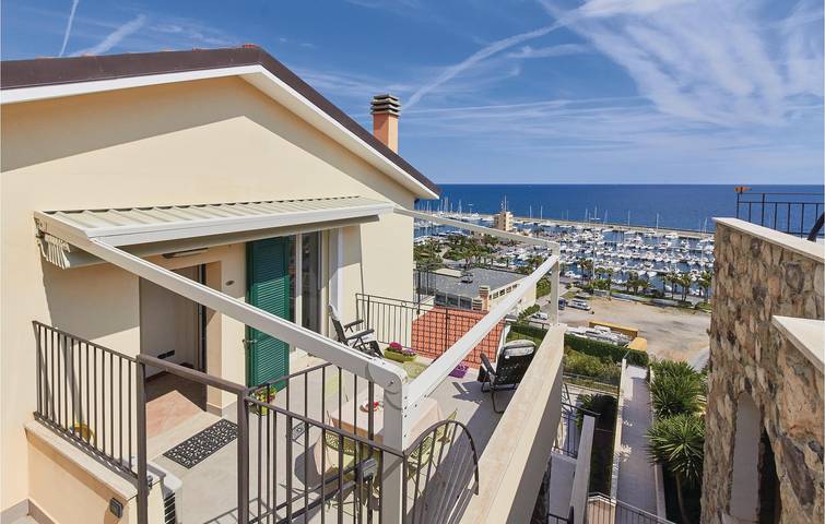 Ferienwohnung für 3 Personen, mit Terrasse in Santo Stefano al Mare