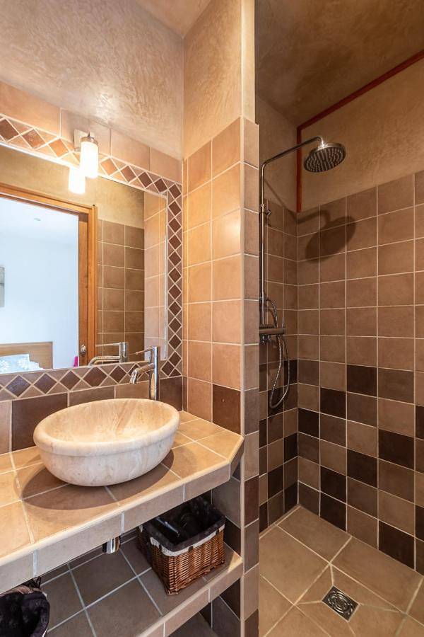 Villa pour 6 personnes, avec jardin ainsi que vue et piscine à Monticello - 4
