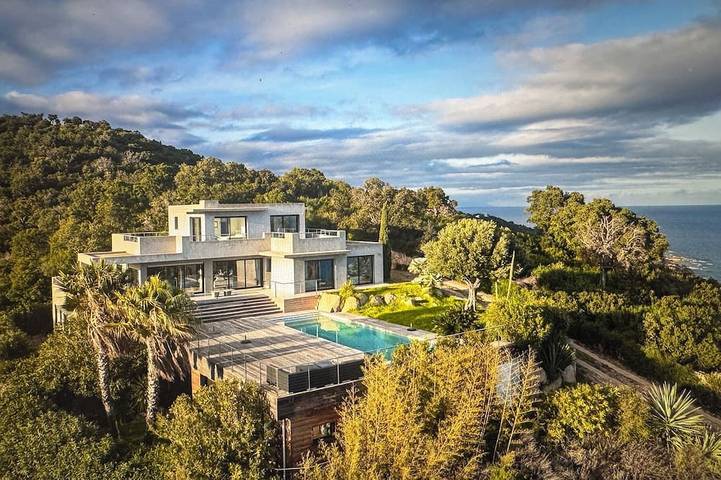 Location de vacances pour 24 personnes, avec Jardin dans Tarco