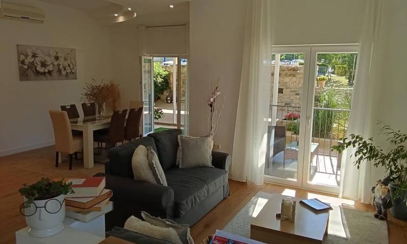 Apartamento de vacaciones para 6 personas, con jardín y vistas - 1
