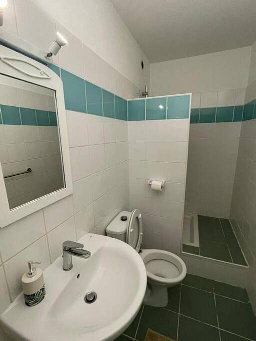 Gîte pour 2 personnes, avec piscine dans Plage de Montabo - 2