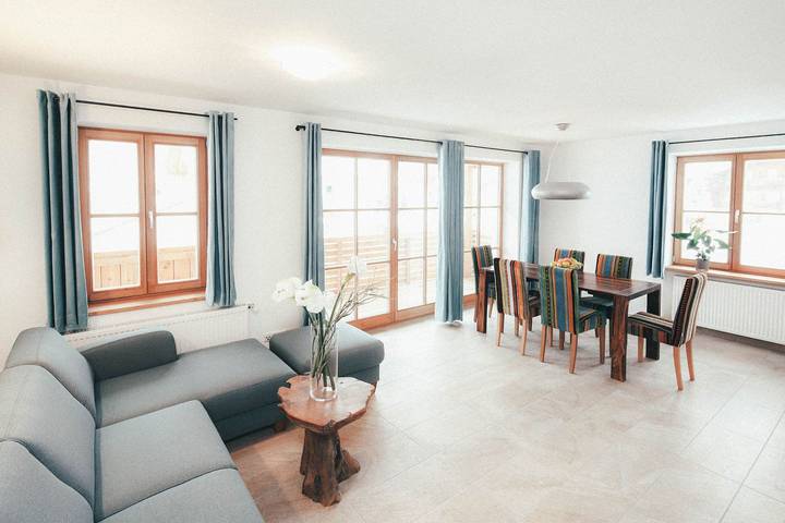 Ferienwohnung für 5 Personen, mit Balkon und Garten sowie Ausblick bei Neuschwanstein