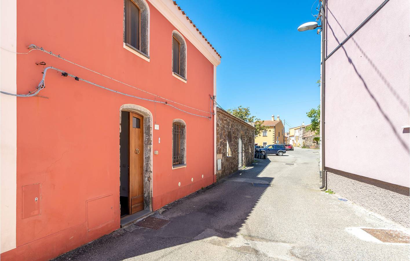 Geräumiges Apartment mit Aussicht, AC & WiFi, Nähe Milis in Milis, Sardinien