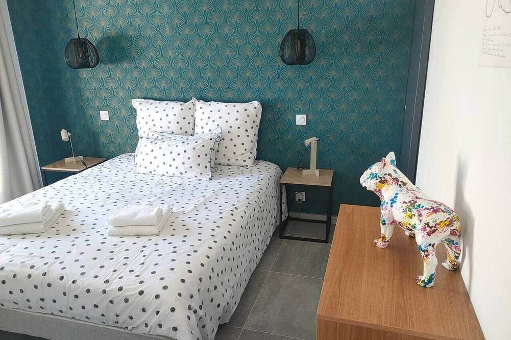 Entire apartment, 2 rooms on the ground floor with air conditioning in Bédarieux, Béziers region