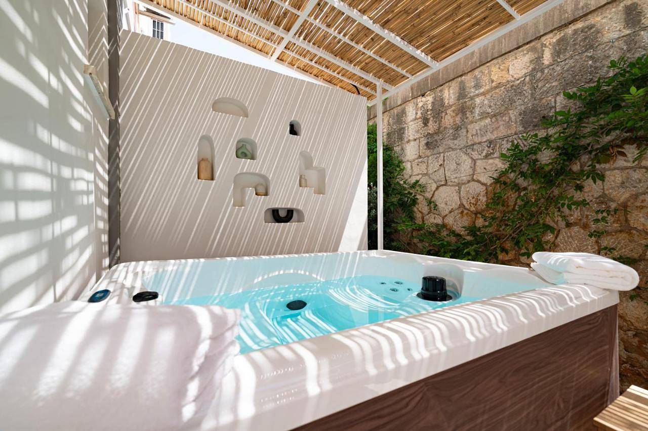 Casa Aive: Jacuzzi and Relax in Casteldaccia, Provincia di Palermo