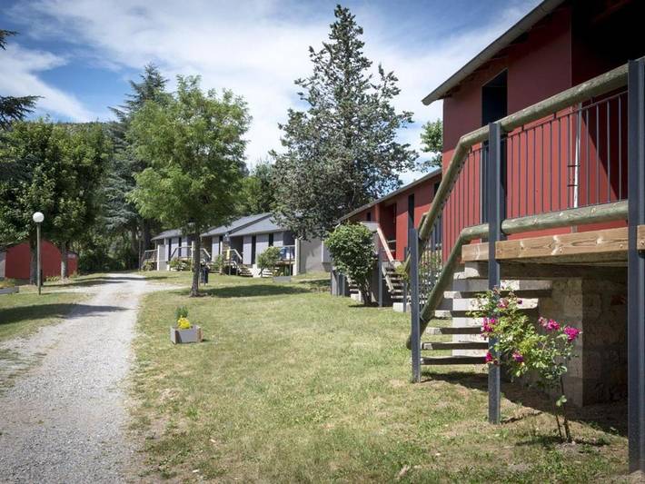 Camping pour 5 personnes, avec terrasse et piscine, animaux acceptés - 1