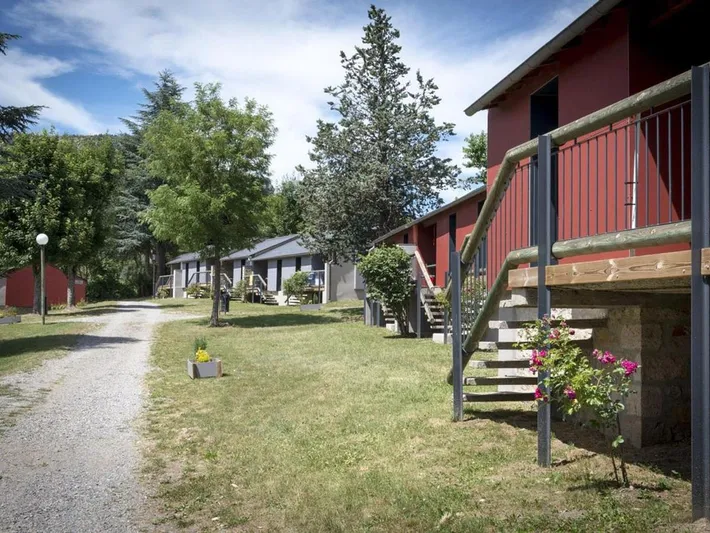 Camping for 5 people, with terrace and pool, with pets - 1