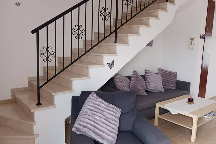 Hus för 6 Personer, med pool samt trädgård och havsutsikt, barnvänlig på Cypern