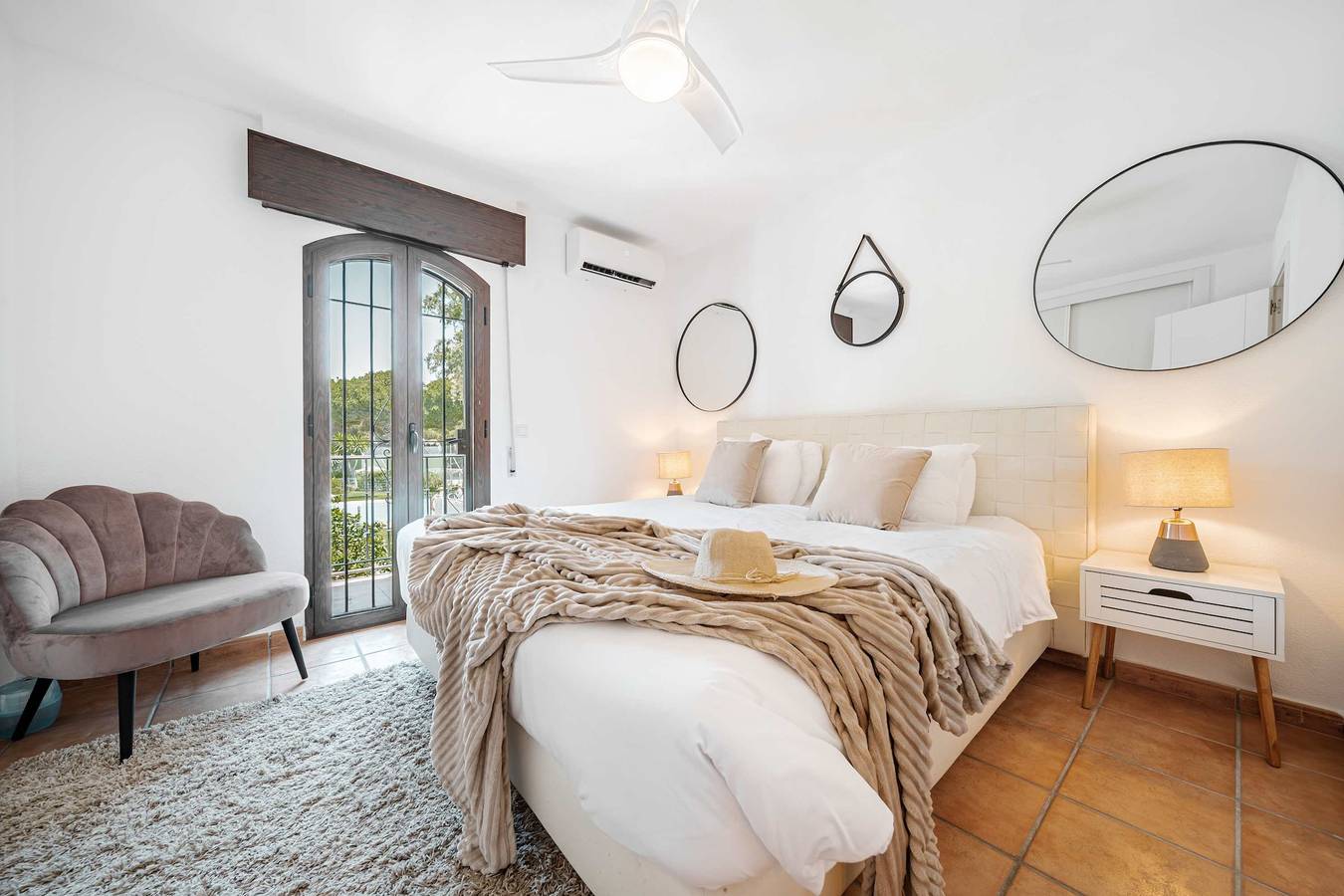 Ganze Wohnung, Ferienwohnung für 5 Personen mit Garten in Marbella Ost, Marbella