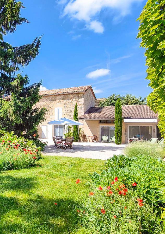 Maison d’hôte pour 2 personnes, avec jardin ainsi que piscine et vue à Livers-Cazelles