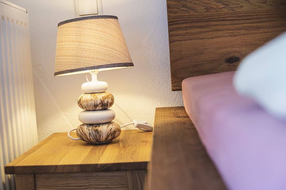 Ganze Wohnung, New, romantic Rotmilan holiday apartment with a view of the mountains in Bischofsheim an der Rhön, Rhön-Bayern