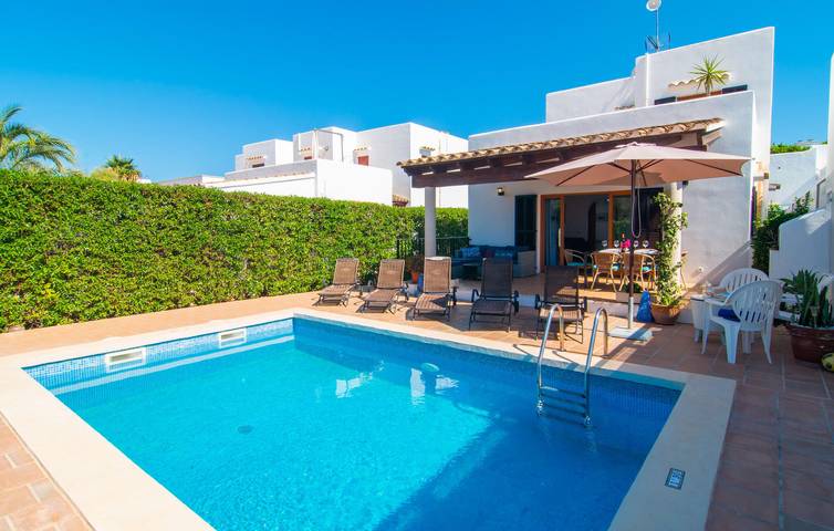 Villa pour 6 personnes, avec piscine et terrasse à Cala Ferrera