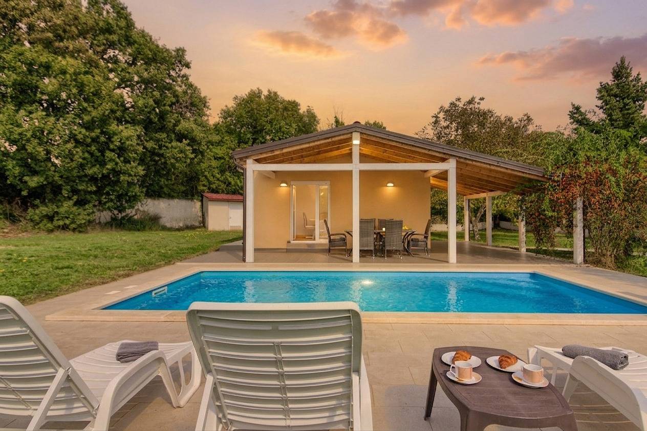 Villa für 6 Personen mit Pool in Valtura, Südküste Istrien