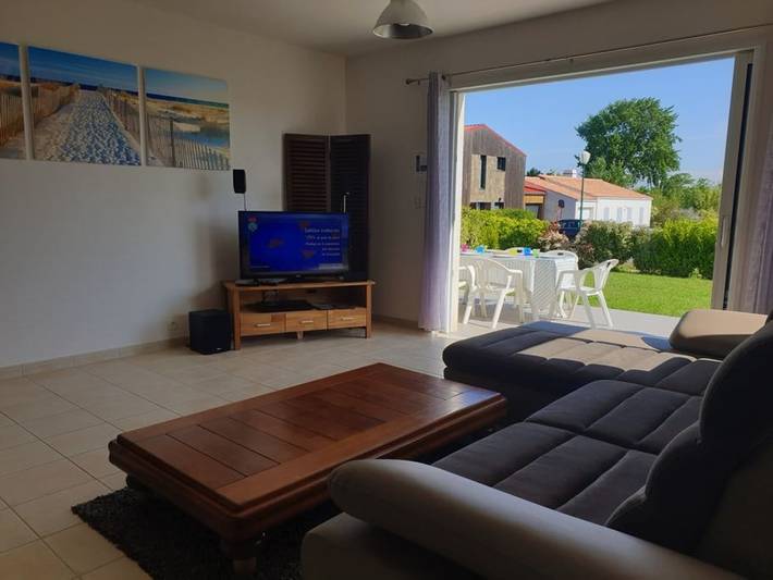 Geräumiges Ferienhaus mit Garten, nahe Strand und WLAN in Le Bernard, Vendée
