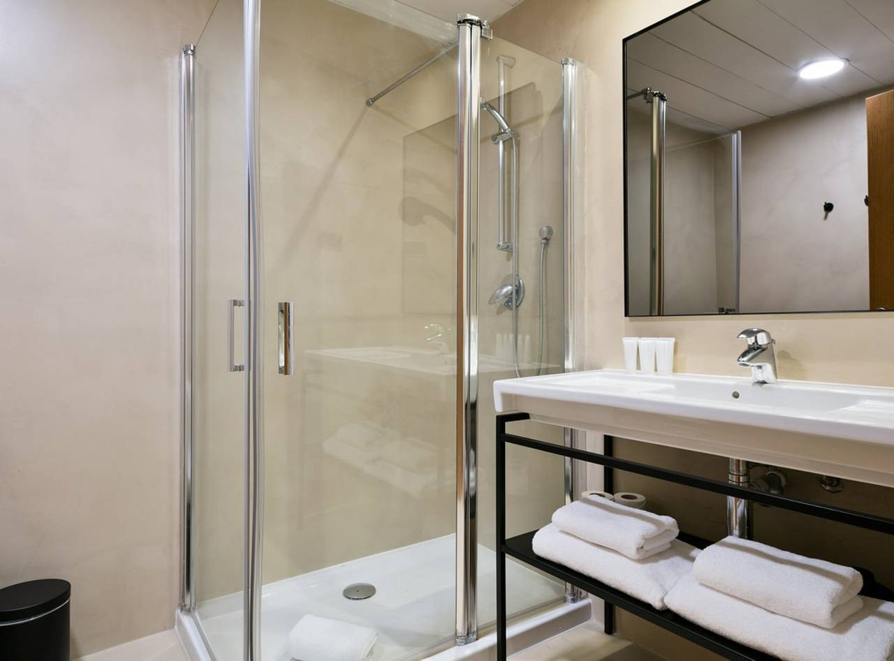 Vale Suite 101- 2 bedroom flat with balcony and terrace in Barcelona Centre, Barcelona