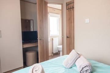 Static Caravan for 6 People in Christchurch, Dorset, Photo 4