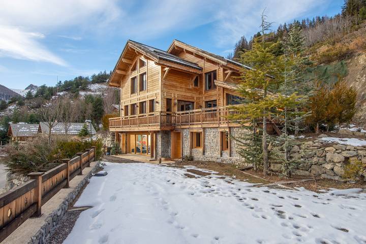 Casa de vacaciones para 11 personas, con jardín además de sauna y piscina - 1