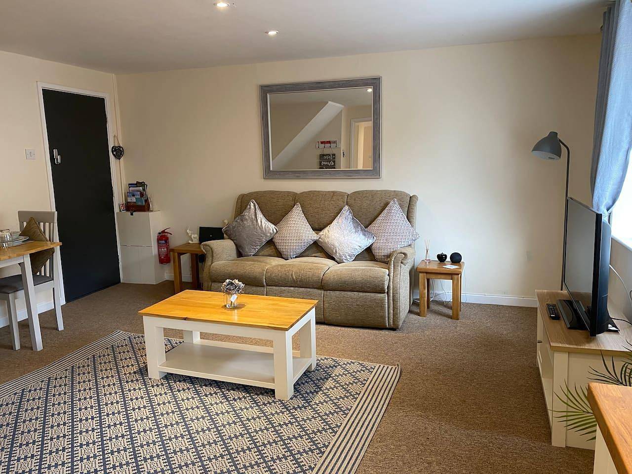 Entire vacation apartment, Apartment - Sleeps 2 - Pet friendly - Parking in Ludlow (Shropshire), Shropshire Hills