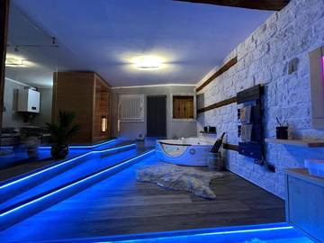 Gîte pour 2 personnes, avec sauna ainsi que terrasse et jacuzzi à Enego