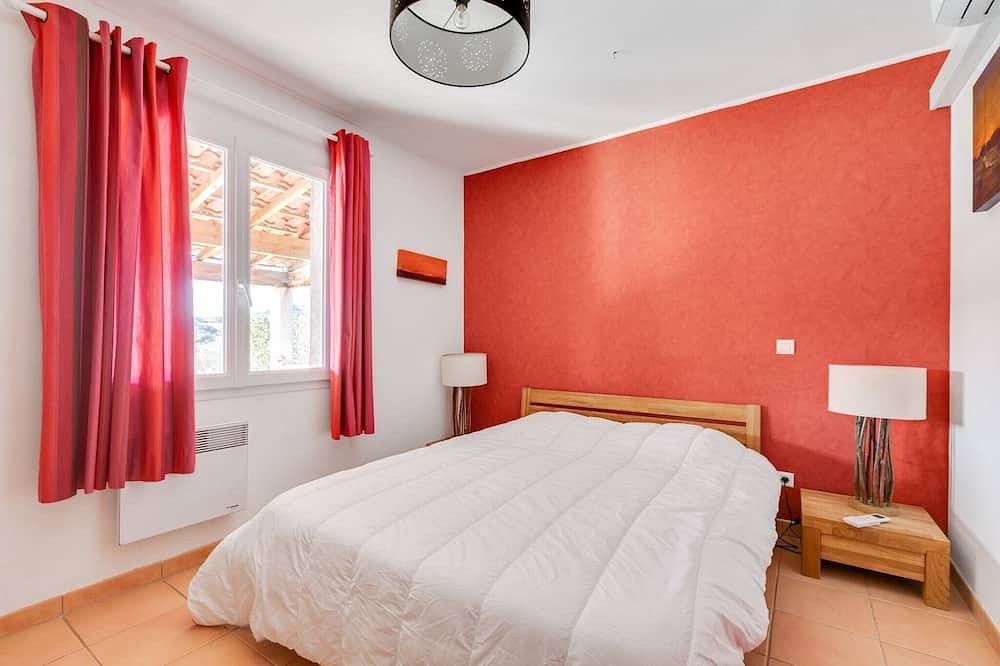 Sunny Roquebrun Getaway in Roquebrun, Béziers region