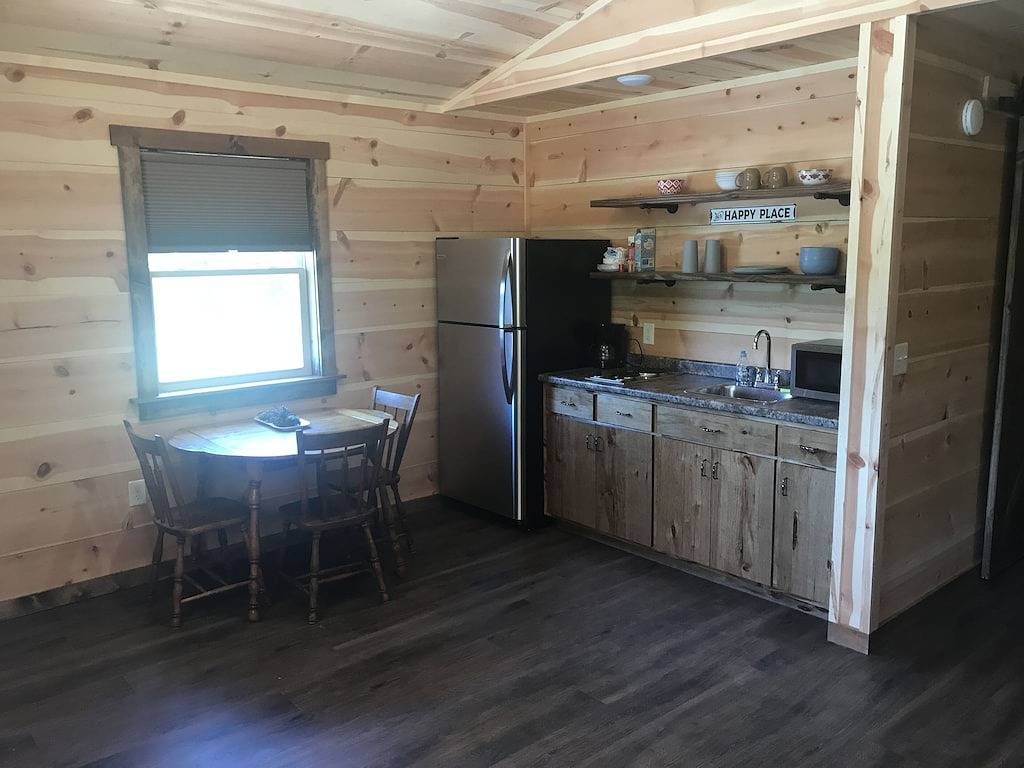 Cub Cabin has Star Gazing for Outdoor Lovers. No Pets Allowed in Lake Ouachita