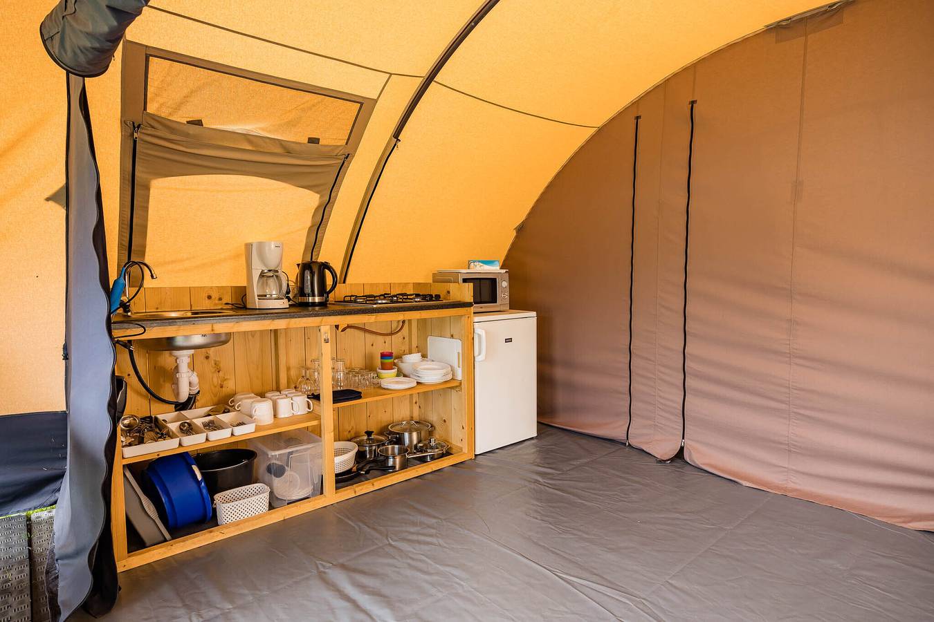 Kampeerdorp de Zandstuve — De Waard Tunneltent | 5 personen in Hardenberg, Regio Zwolle