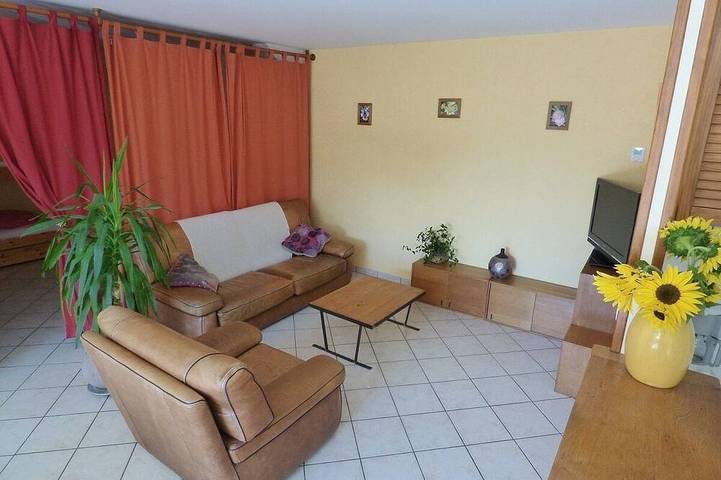 Gîte pour 5 personnes, avec piscine à Massiac - 4