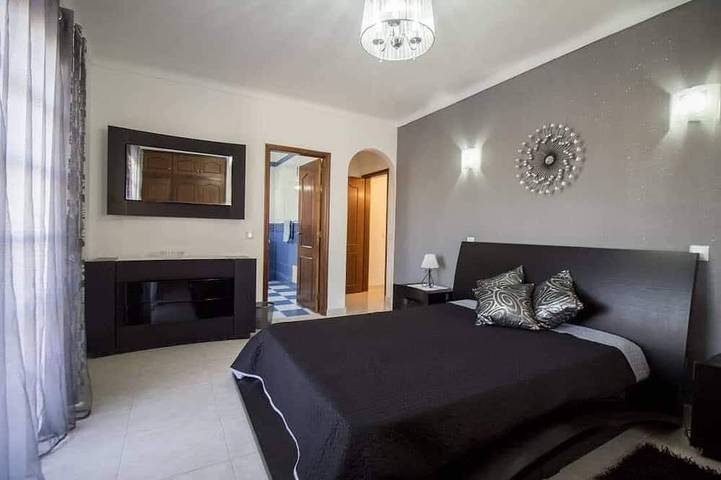 Große Villa mit privatem Pool, zentrale Lage in Albufeira e Olhos de Água, Faro Distrikt