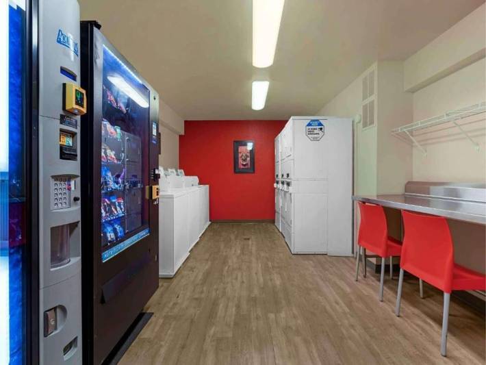 Ganze Wohnung, Entspannendes Studio Sacramento|1 Queen Bett Küche 6 Zimmer in Sacramento, Sacramento County