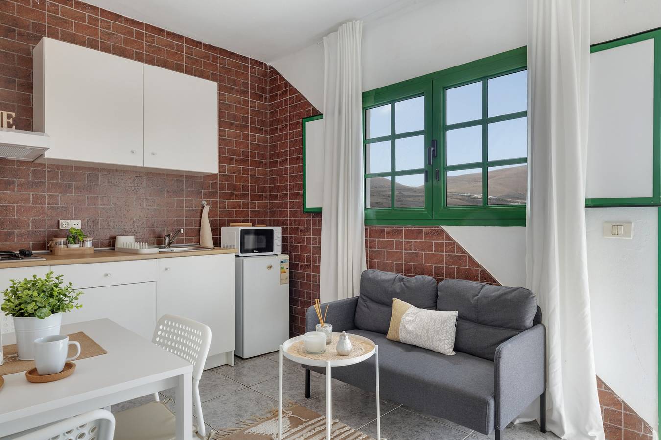 Entire apartment, Vacation 'La Dehesa I' with Mountain View and Wi-Fi in Uga, Yaiza