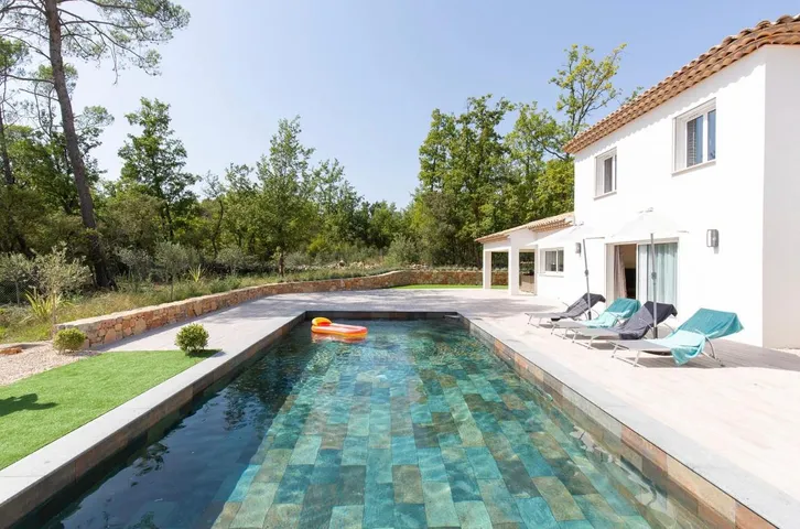Chalet para 8 personas, con piscina y jardín además de jacuzzi y sauna - 1