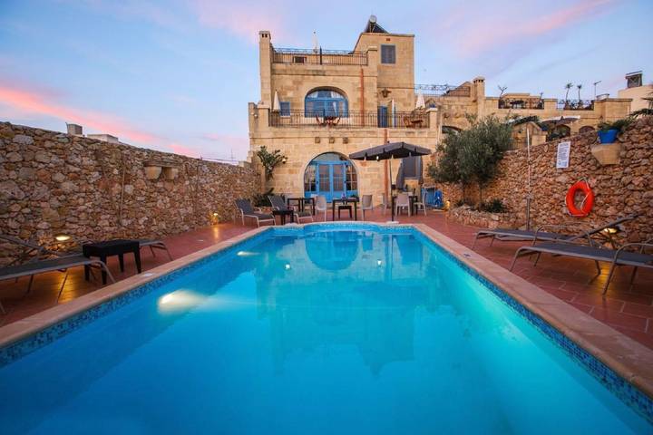 Chambre d’hôte pour 2 personnes, avec balcon ainsi que piscine et vue dans Xaghra - 4