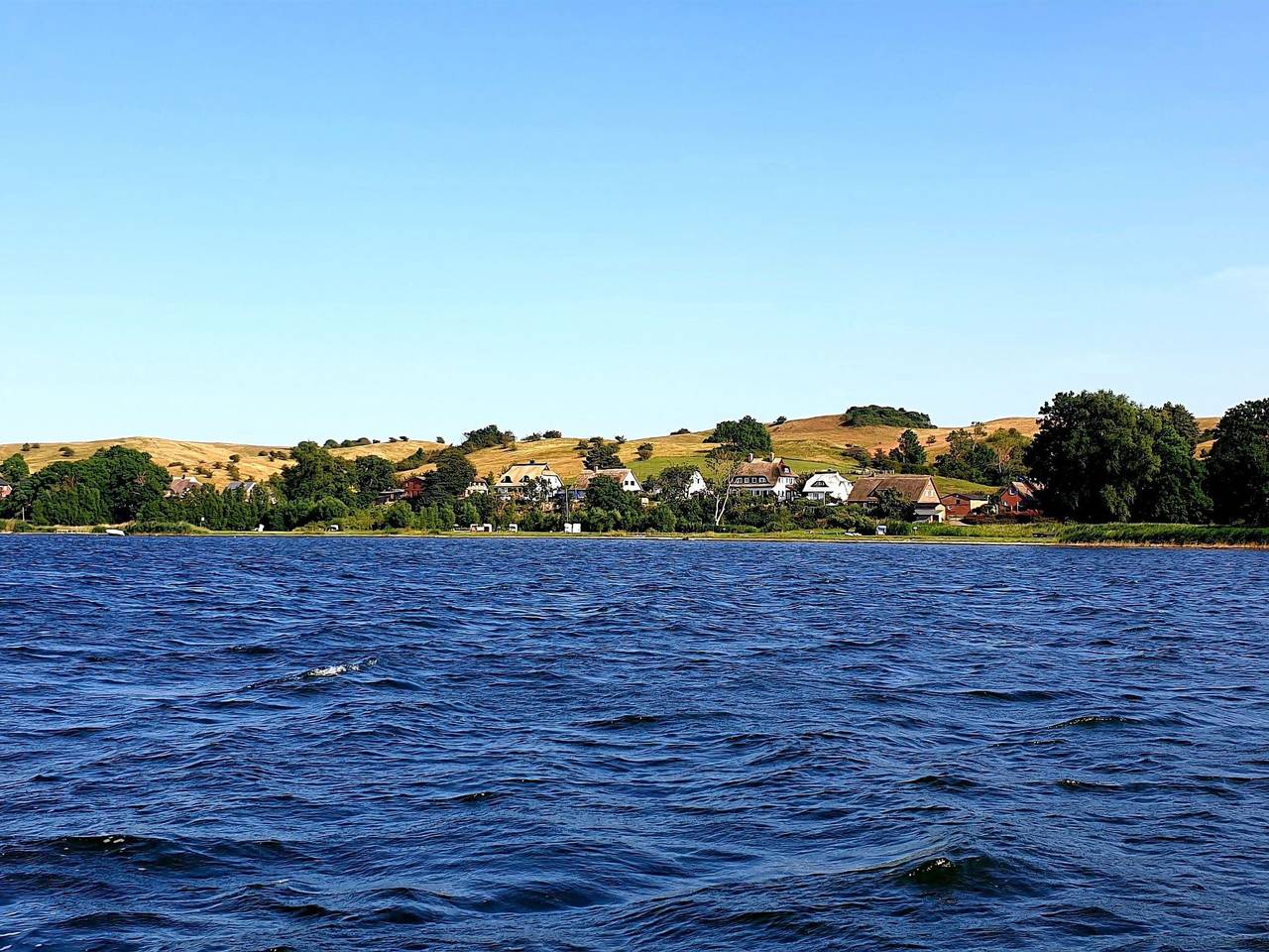 Traditionelles Reetdachhaus Mit Sauna, Kaminofen Und Privatem Wasserzugang in Gager, Mönchgut