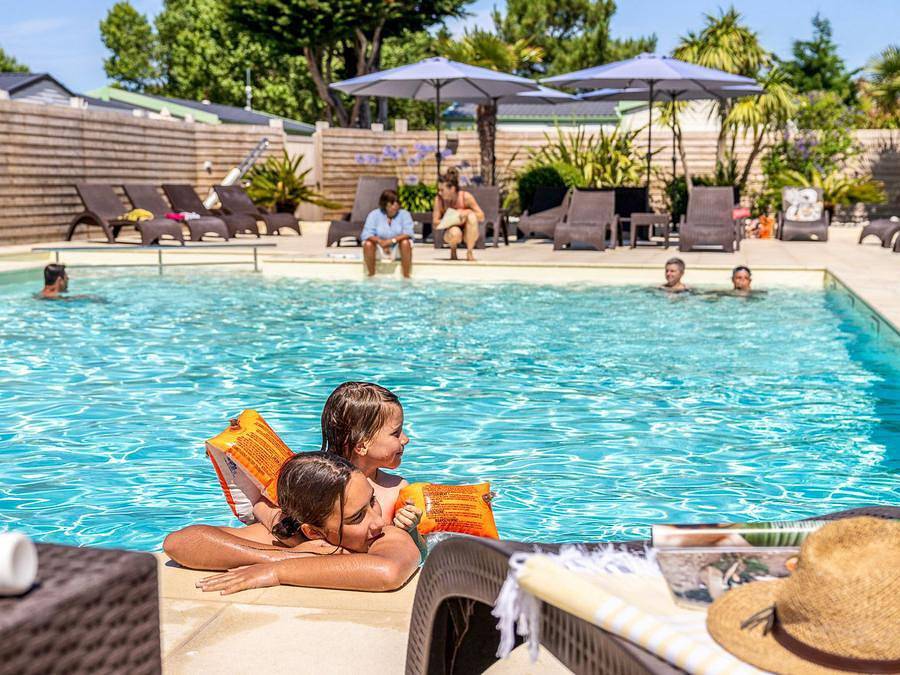 Camping Romanée - Campiotel des Dunes   - Mobilheim 2 personen - Mobilheim Confort 1 Schlafzimmer - 1 Badezimmer in Ars-en-Ré, Ile de Re
