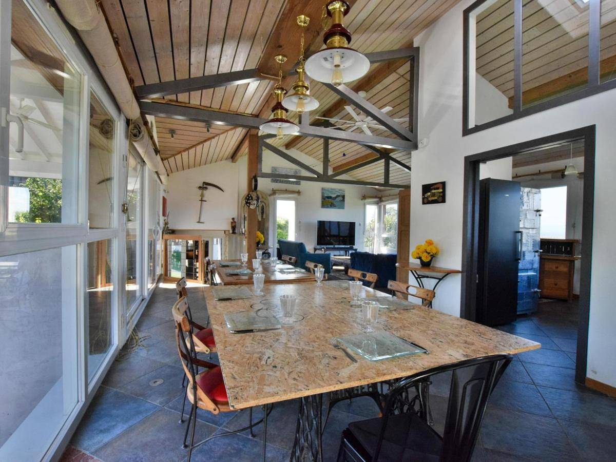 Villa spacieuse avec terrasse et jardin, animaux et parking admis - Fr-1-498-19 in Lugrin, Région de Thonon-les-Bains