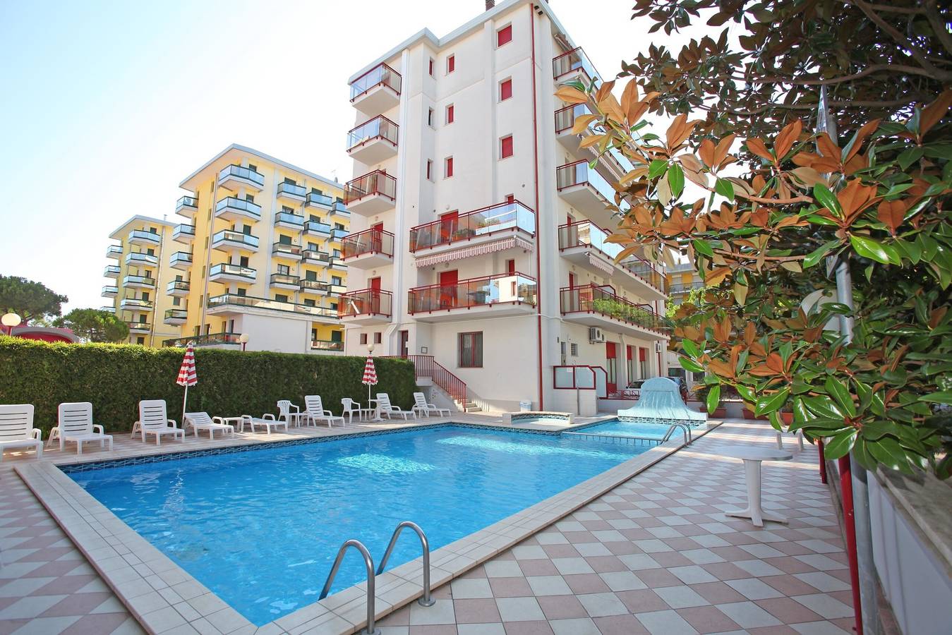 Ganze Wohnung, Ferienwohnung 'Acapulco Residence 101' mit Gemeinschaftspool, privater Terrasse und Balkon in Lido di Jesolo, Jesolo
