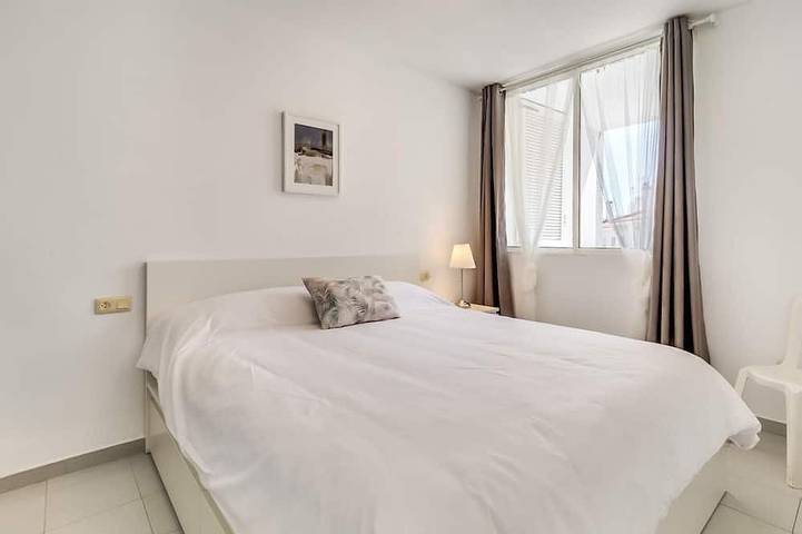 Apartamento entero, Encantador, tranquilo y luminoso junto al mar in Platja del Morer (Sant Pol de Mar), Sant Pol de Mar